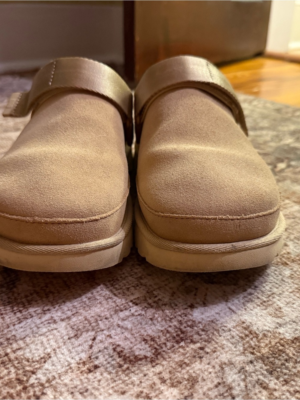 UGG Goldenstar Clog - Picture 6 of 7